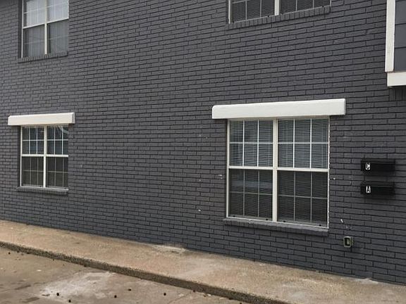 4th image of 6411 S Newport Ave #C