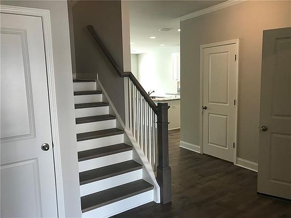 3rd image of 1840 Belmore St