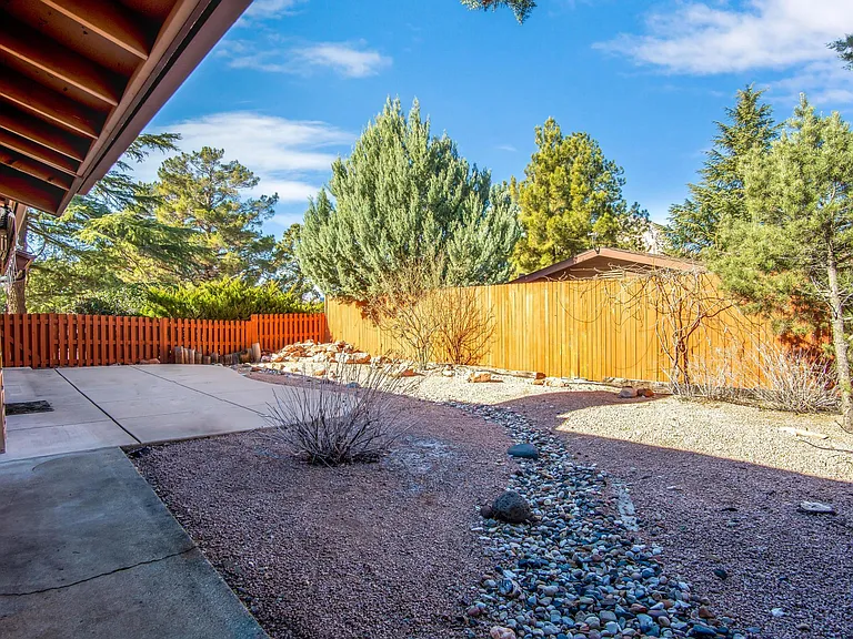 180 Sierra Rd — Photo 40