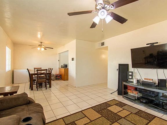2nd image of 2011 E La Mesa St