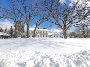 480 W Hillside Ave, Barrington, IL 60010