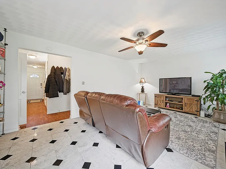 722 Dune St — Photo 5