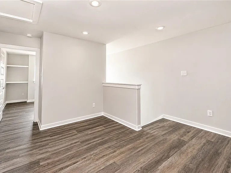 113 S Commonsway Dr — Photo 12
