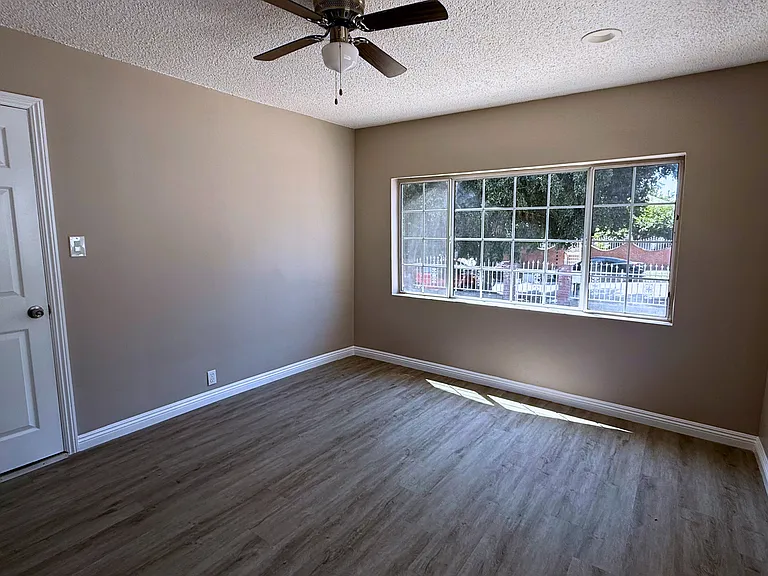 1542 Ricardo St #A — Photo 10