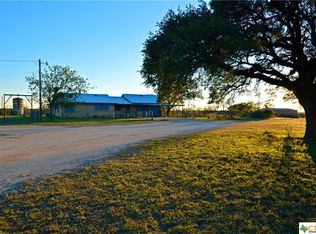 538 S 3rd St, Lometa, TX 76853