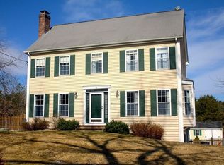 27 Oakridge Ave, North Attleboro, MA 02760