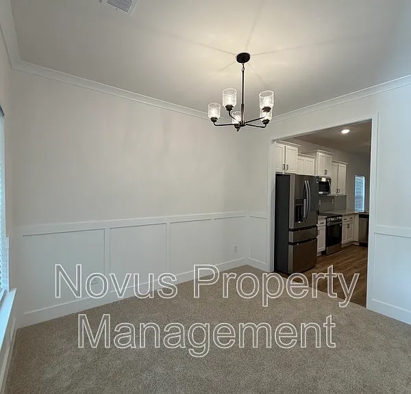 205 Laney Dr — Photo 3