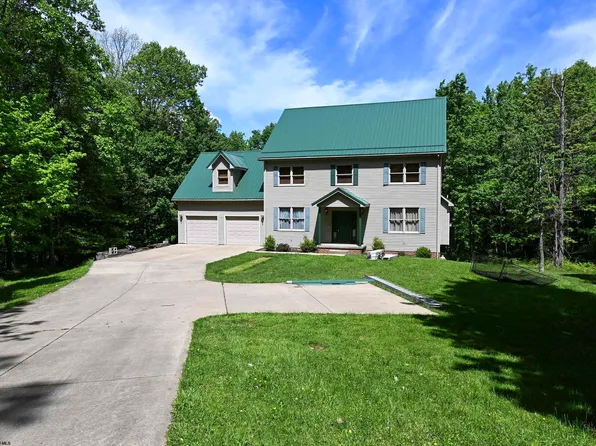 308 Dove Dr, Morgantown, WV 26508