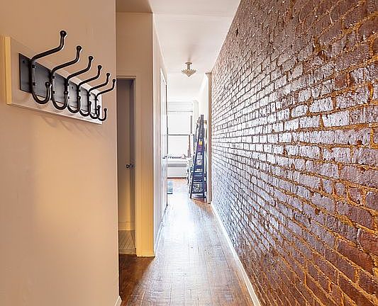 3rd image of 101 W 81st St APT 512
