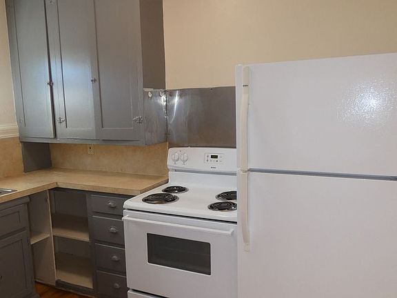 3rd image of 519 S Oak St #6