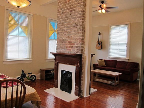3rd image of 2033 Burdette St