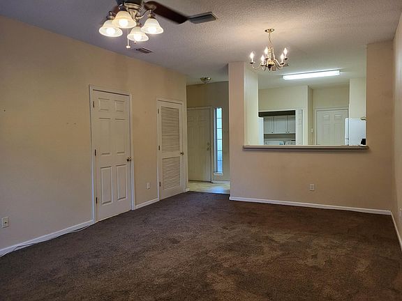 5th image of 914 Southern Creek Dr