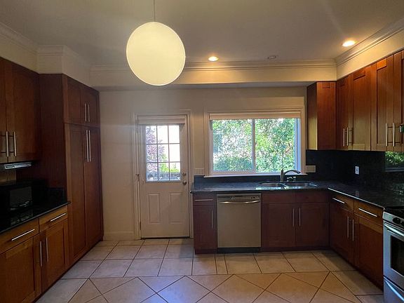 5th image of 1357 San Bruno Ave