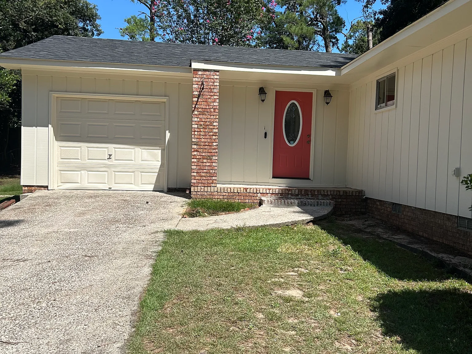 3 bed, 1612 sqft, $1,400 — Photo 2