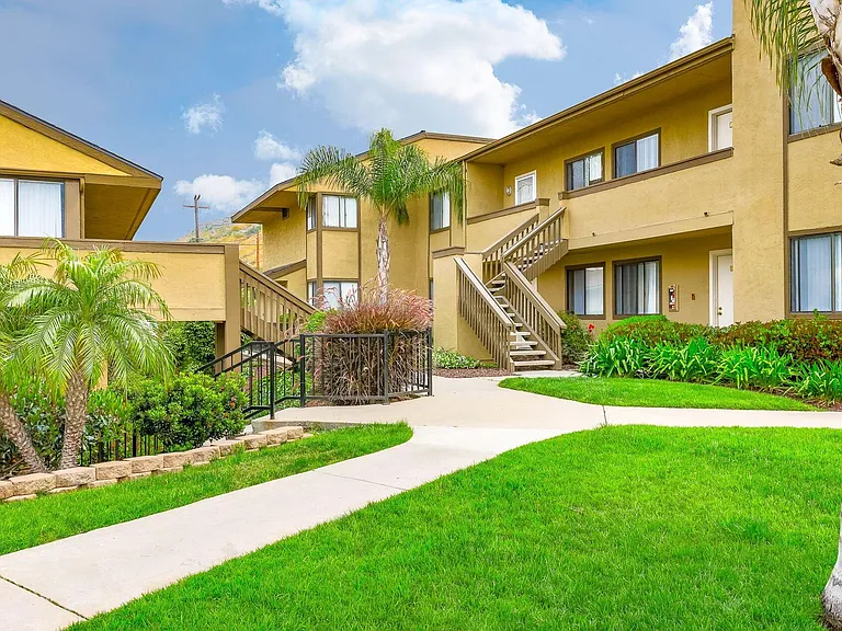 Sunset Trails Apartments — Photo 15