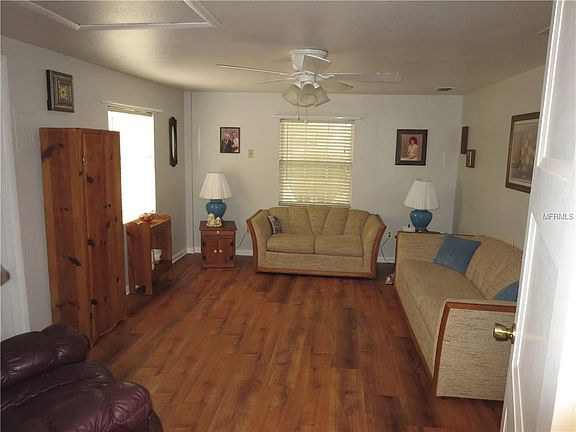 2nd image of 2913 Redwood Ave