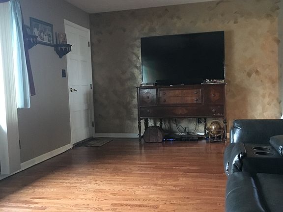 4th image of 1041 Nancy Dr
