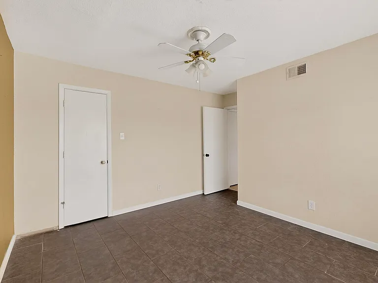 1025 Turtle Lake Blvd #111 — Photo 6