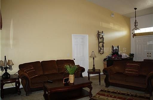 4th image of 835 Laurel Leaf St