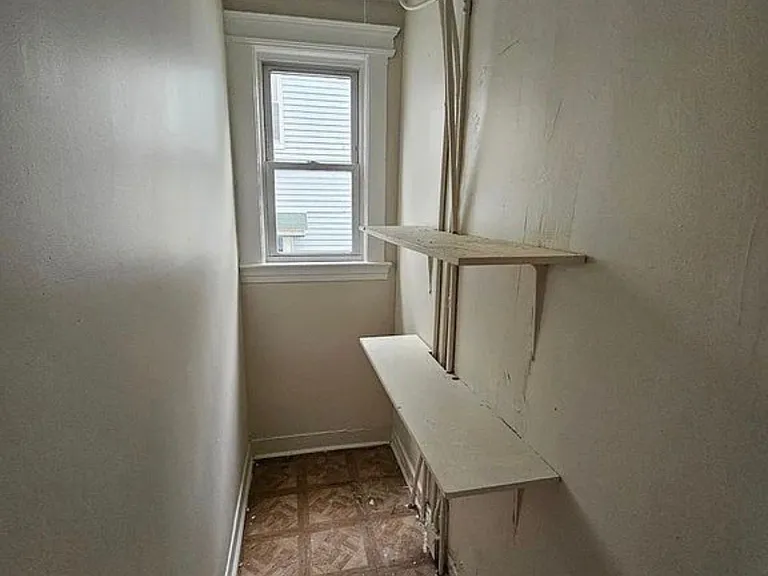 117 Isabella Ave #2F — Photo 6