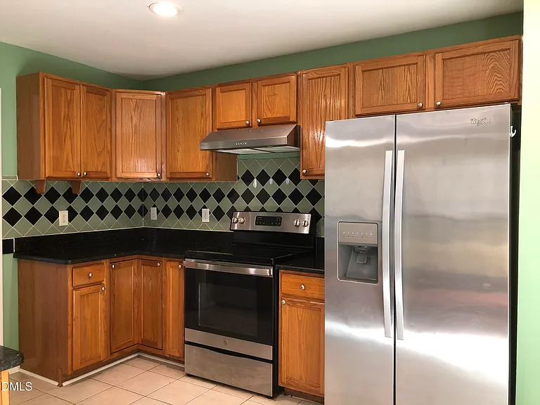 814 Bristol Blue St — Photo 9