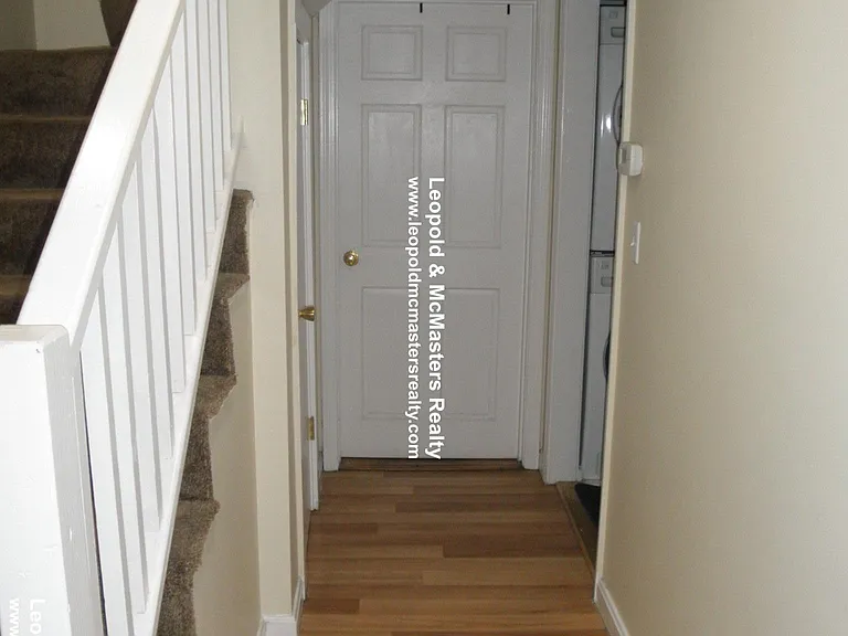 19 Braemore Rd — Photo 3