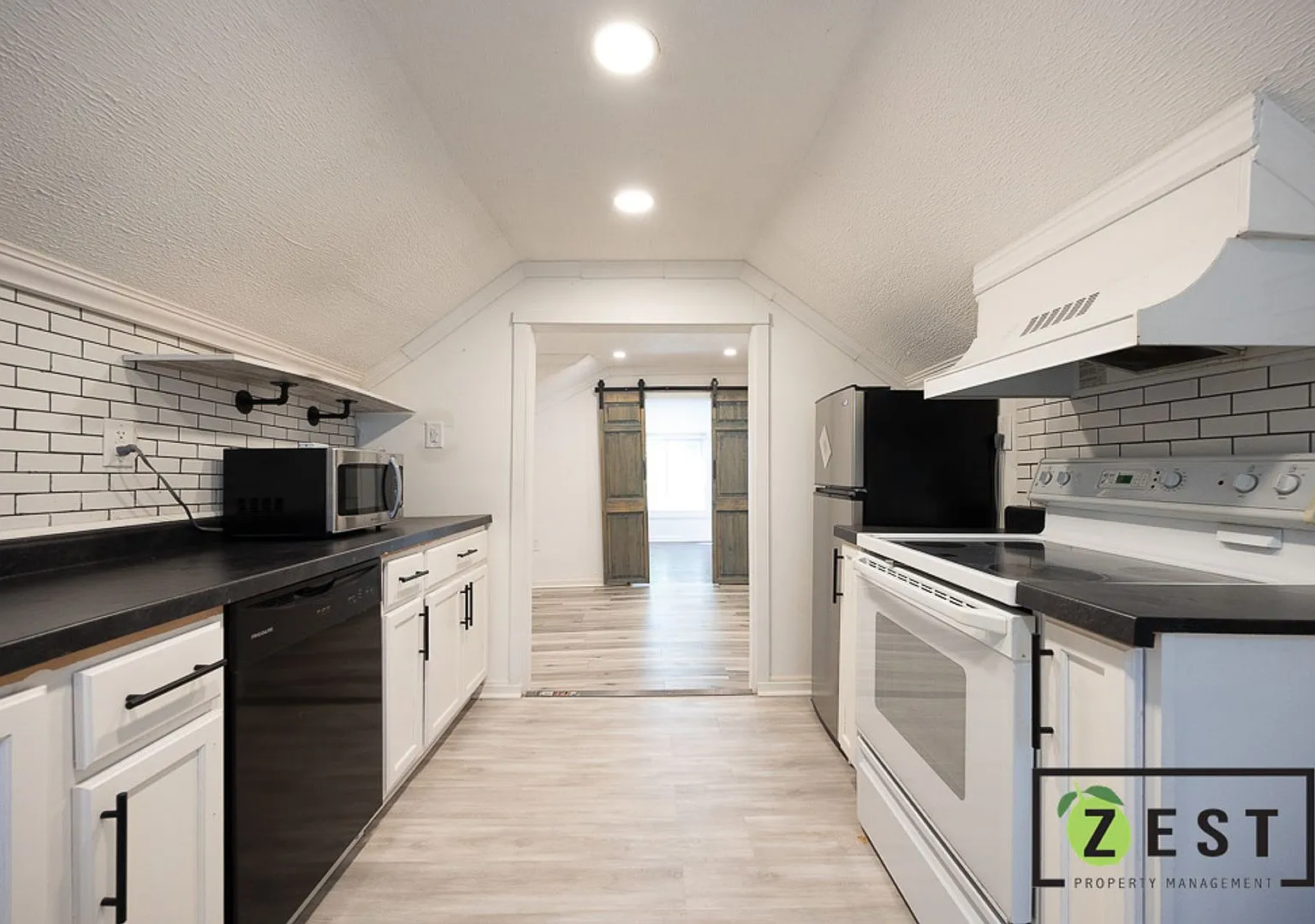 20830 Westview Ave — Photo 1