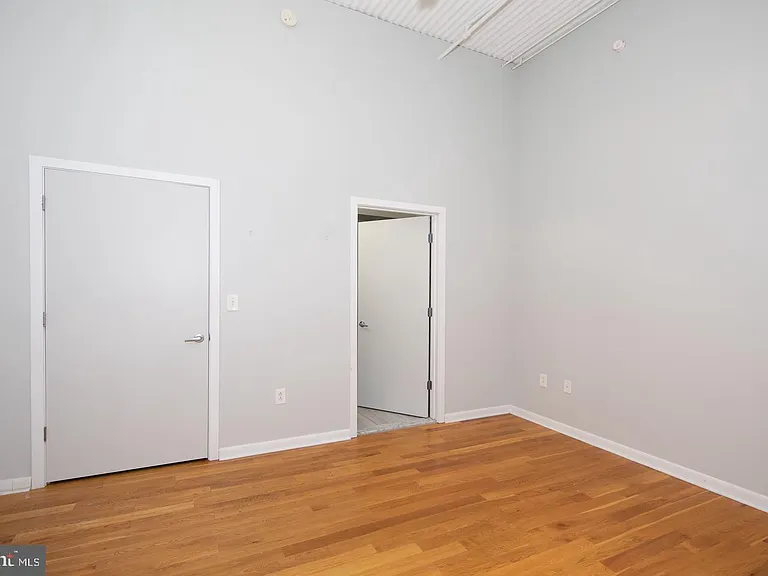 2200 Arch St #28-506-507 — Photo 41