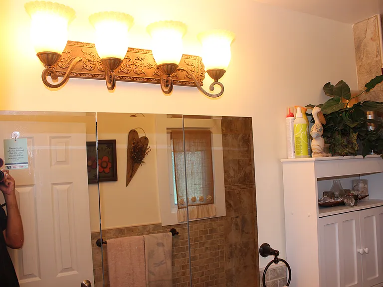 516 Esty St — Photo 16