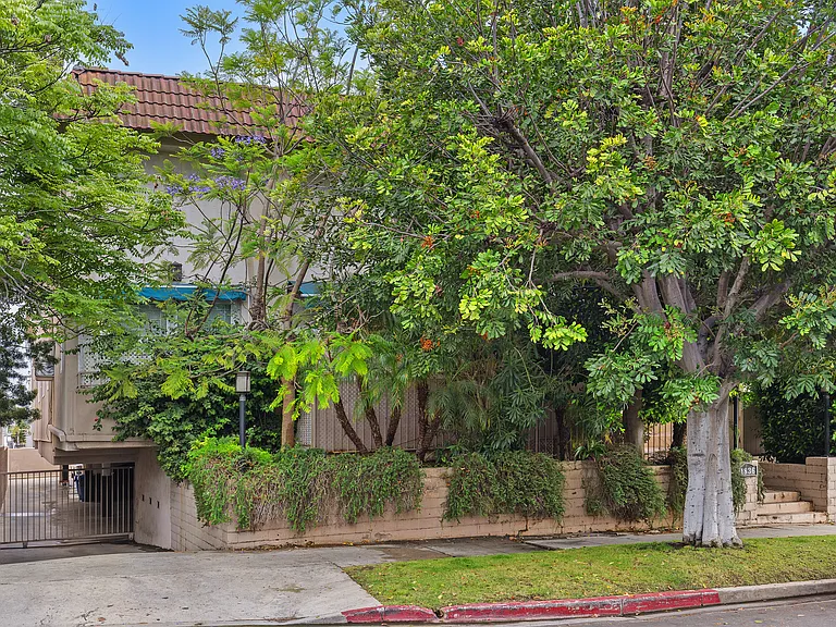 11836 Mayfield Ave #9 — Photo 27