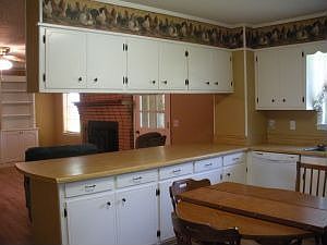 2nd image of 402 Morris St
