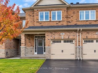 63 Tapadero Ave, Ottawa, ON K2V0E1
