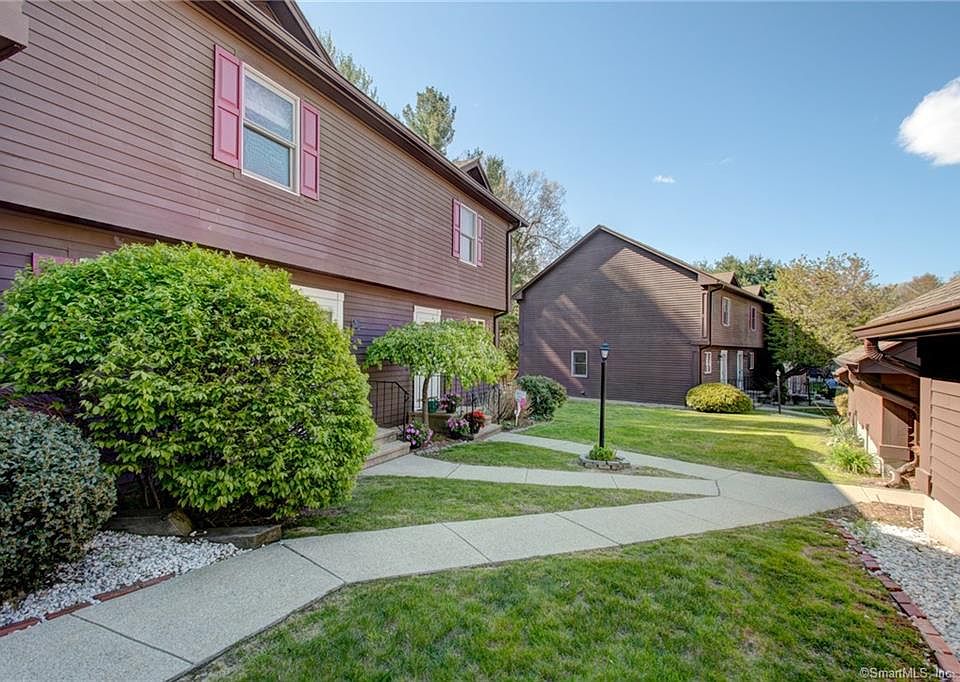 1st image of 215 Candlewood Dr #215