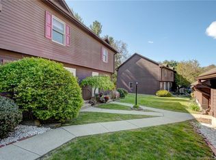 215 Candlewood Dr #215, Enfield, CT 06082