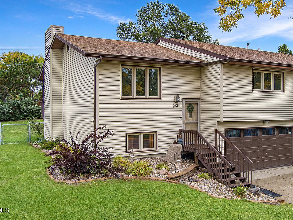 626 W Turnpike Ave, Bismarck, ND 58501 Zillow