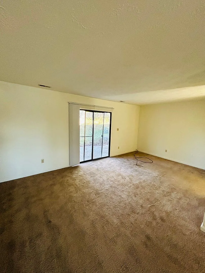 308 Broce Drive — Photo 4