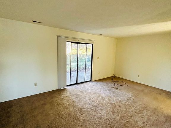 4th image of 308 Broce Dr Suite 103