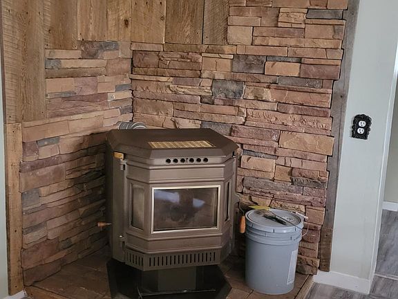 Wood pellet stove kitchen