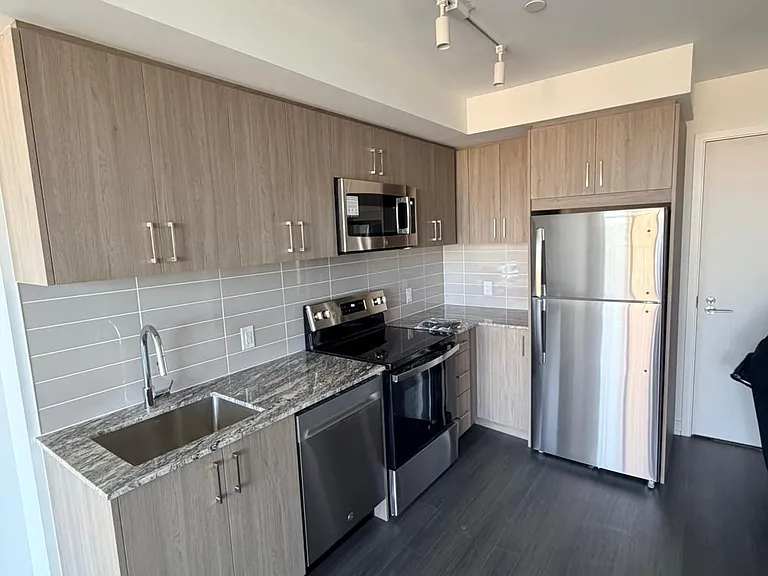 4010 Eglinton Ave W #801 — Photo 2