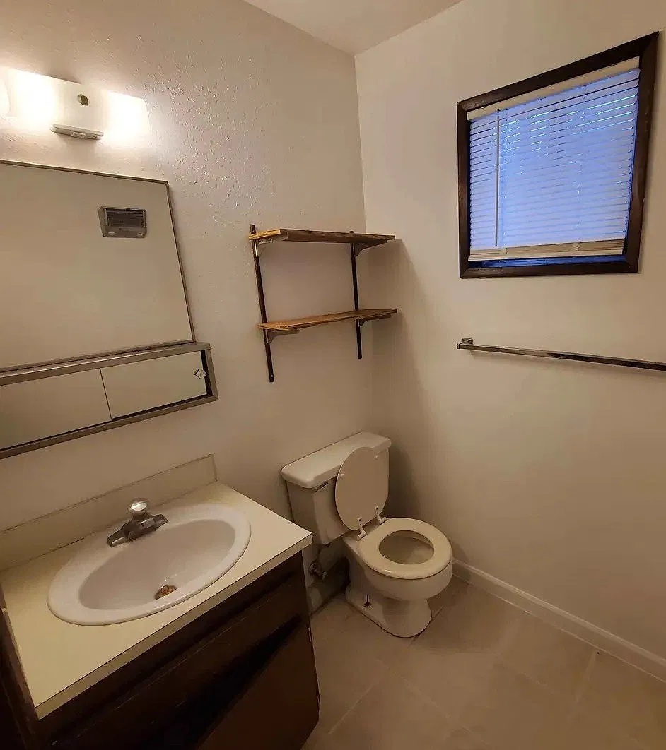 3 bed, 2.5 bath, 1100 sqft, $1,350 — Photo 3