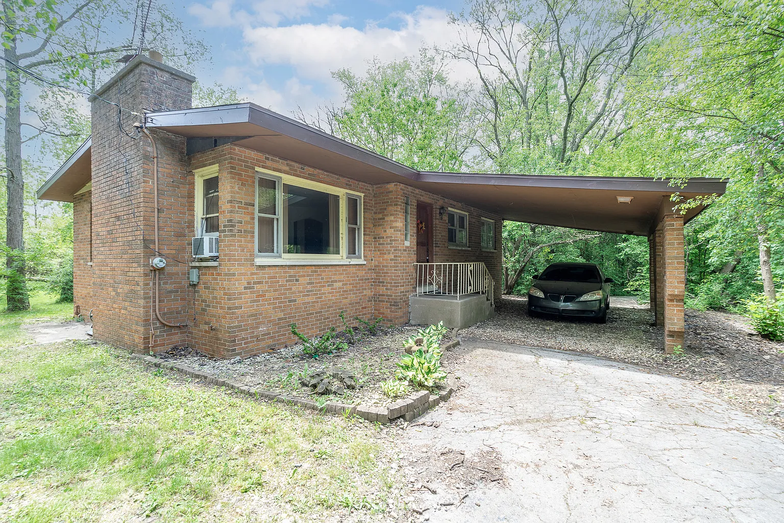 4505 Maple Ave photo 1