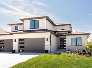 19695 W 113th Pl, Olathe, KS 66061