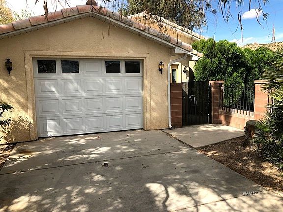 4th image of 922 N Desert Wind Dr
