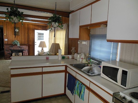 3rd image of 792 Royal Palm Dr