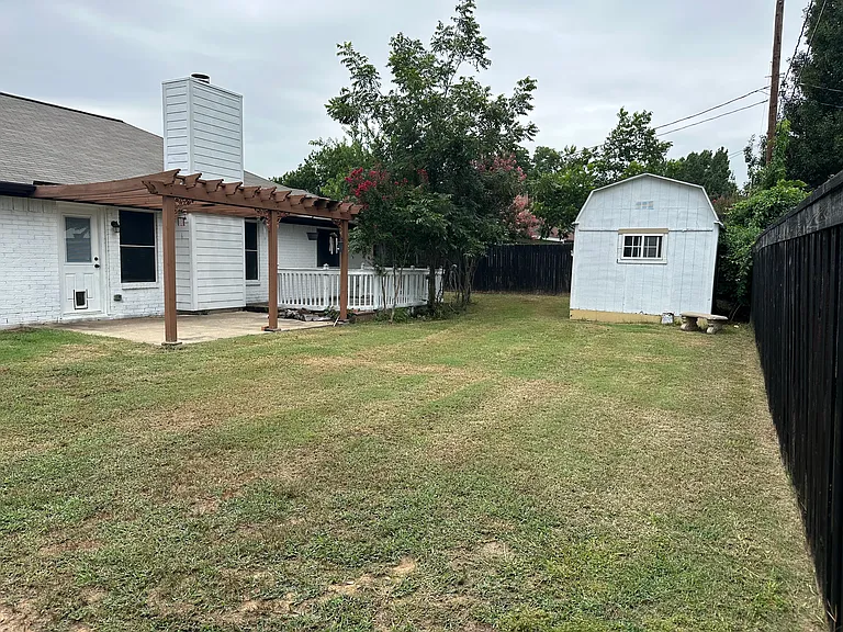 625 Main St — Photo 2