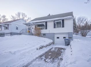 609 E 11th St, Duluth, MN 55805