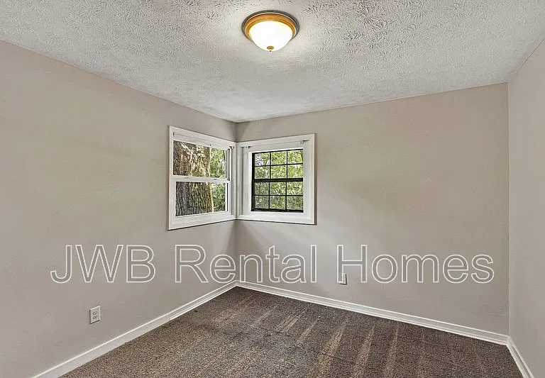 4705 Portsmouth Ave — Photo 11