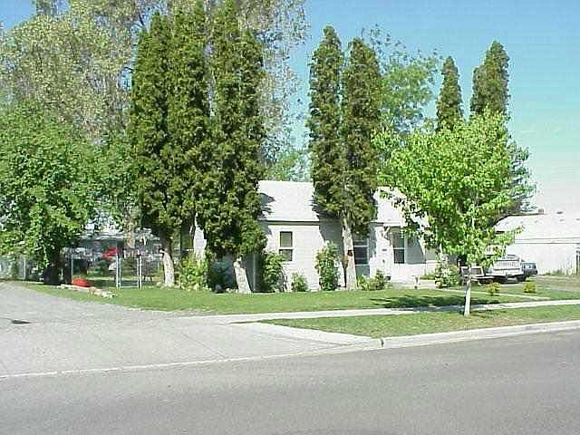 2nd image of 206 H Ave
