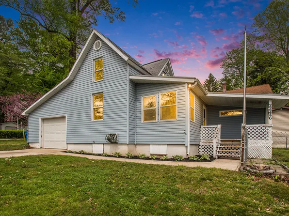 22226 Fern Dr, Cassopolis, MI 49031