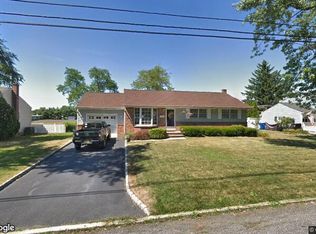 287 Edgemoor Rd, Belford, NJ 07718